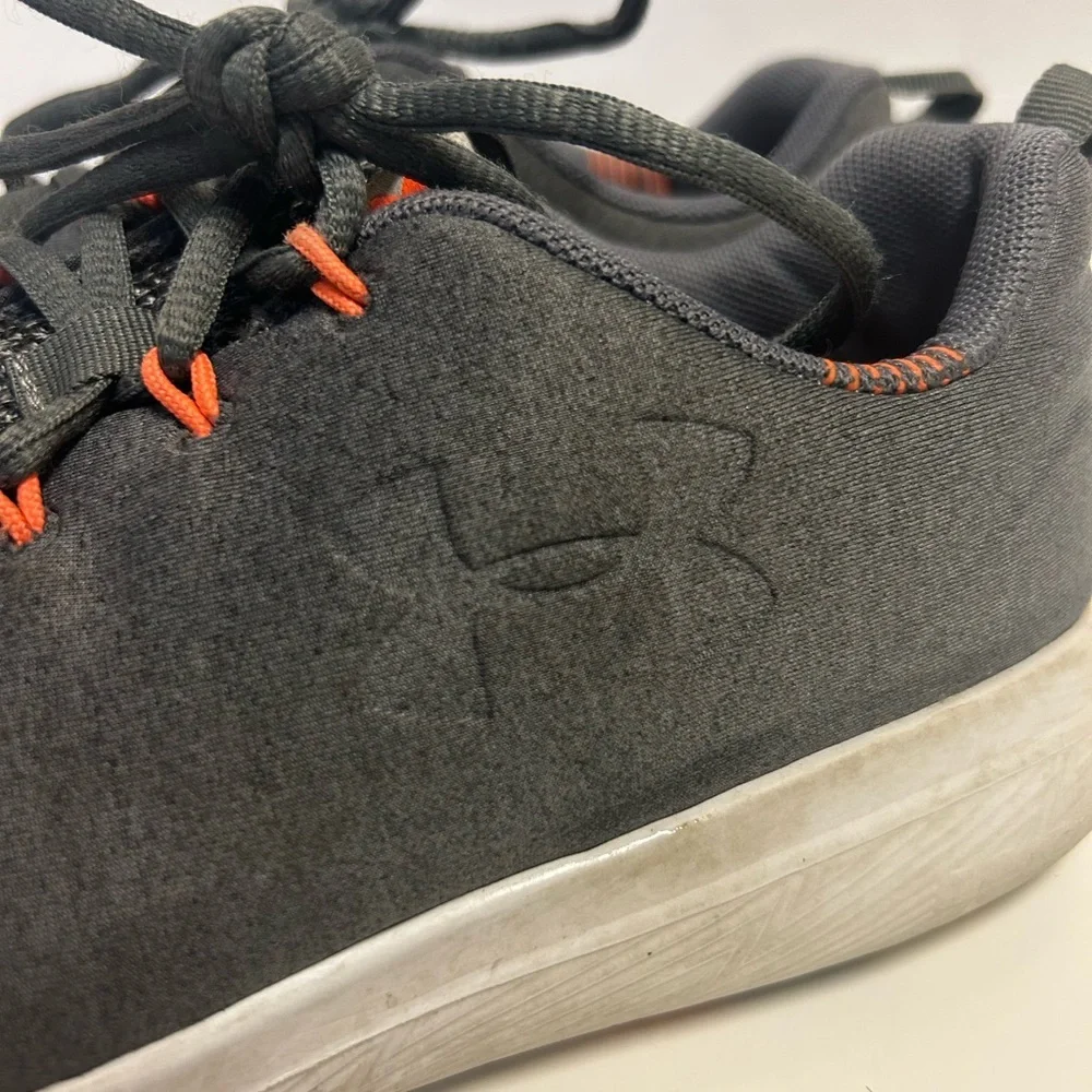 Under Armour Boys Sneakers Sz 6 Youth Gray/orange Charged 24/7 Running Shoe